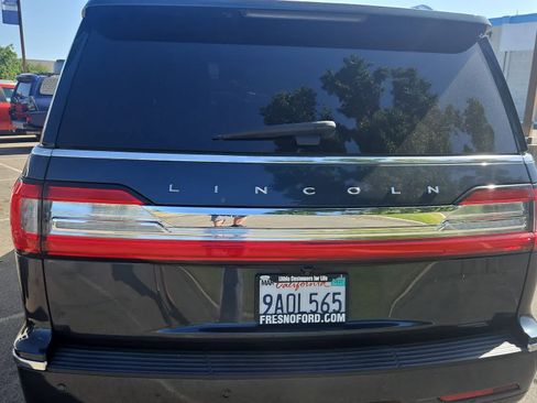 Used 2021 Lincoln Navigator Reserve w/ Luxury Package AWD/4WD image 8