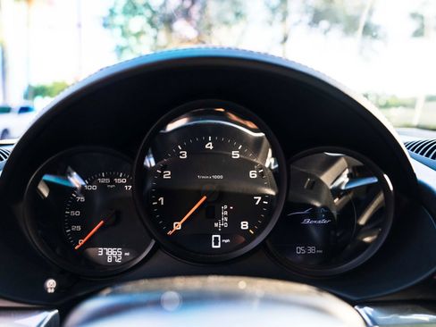 Used 2017 Porsche 718 Boxster RWD image 44