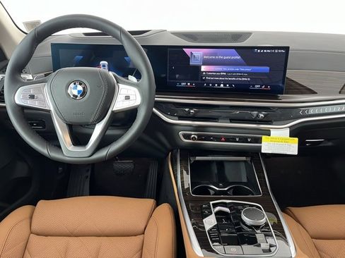 Used 2025 BMW X7 xDrive40i image 13