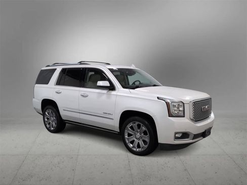 Used 2016 GMC Yukon Denali w/ Open Road Package image 2