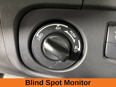 Used 2025 Nissan Frontier PRO-4X AWD/4WD image 17