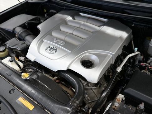 Used 2013 Toyota Land Cruiser image 57