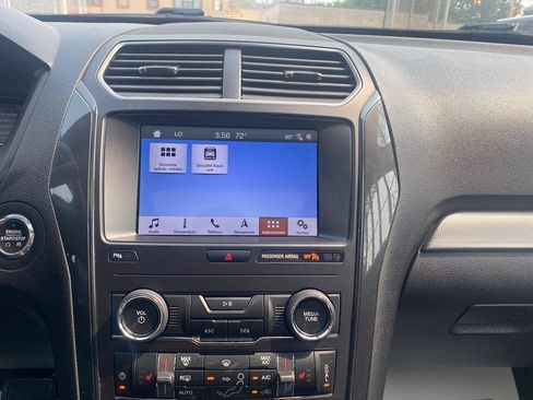 Used 2019 Ford Explorer XLT w/ Equipment Group 202A AWD/4WD image 35