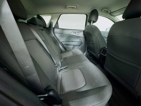 Used 2023 Kia Sportage LX image 32