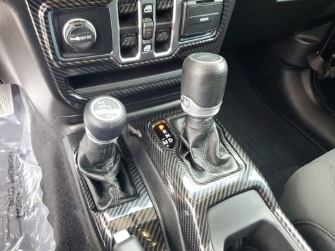 Used 2020 Jeep Gladiator Sport w/ Quick Order Package 24S AWD/4WD image 24