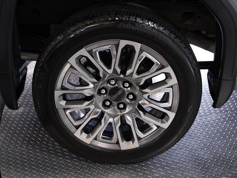 Certified 2025 GMC Sierra 1500 Denali Ultimate AWD/4WD image 28