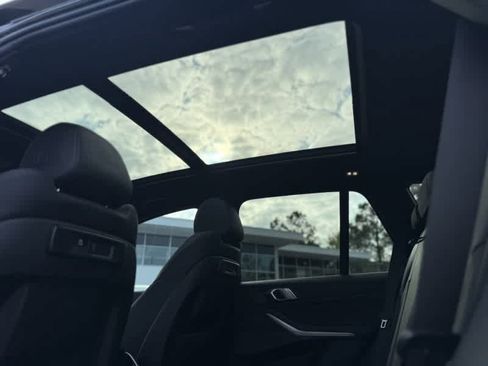 Used 2021 BMW X5 xDrive40i w/ M Sport Package image 19