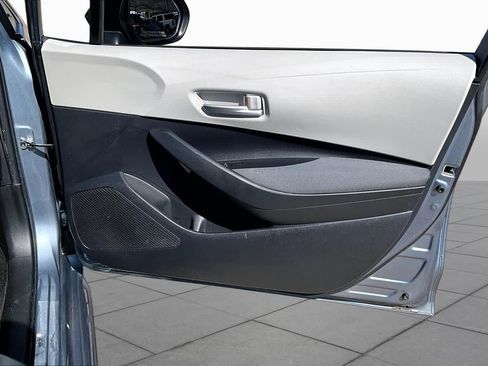 Used 2021 Toyota Corolla LE FWD image 24