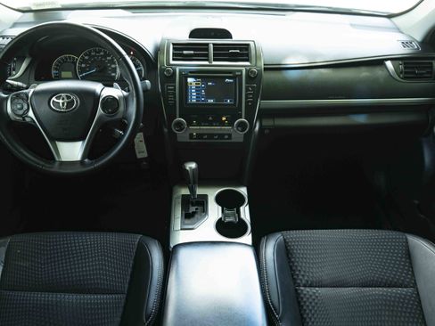 Used 2013 Toyota Camry SE FWD image 25