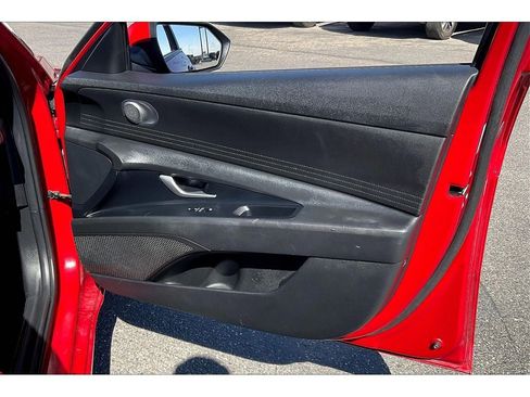 Used 2021 Hyundai Elantra SEL image 23