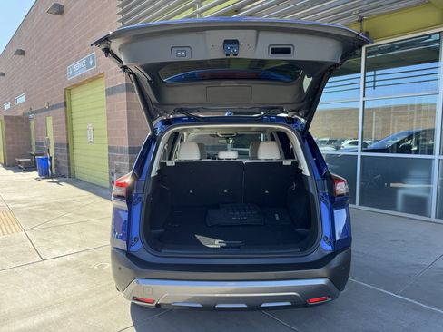 Used 2023 Nissan Rogue SL w/ SL Premium Package image 40