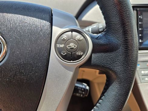 Used 2014 Toyota Prius Five FWD image 29