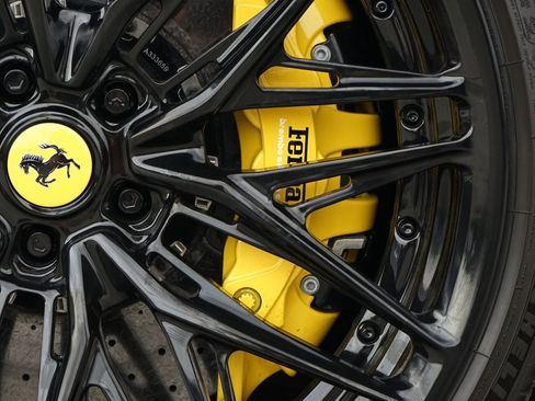 Used 2019 Ferrari 812 Superfast image 41