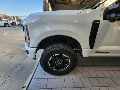 Used 2025 Ford F250 Platinum w/ Tremor Off-Road Package AWD/4WD image 7