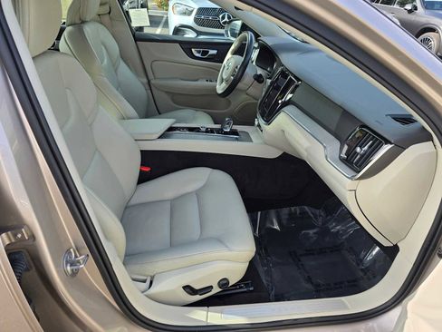 Used 2024 Volvo S60 B5 Plus image 11