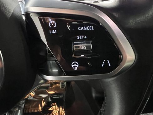 Used 2021 Jaguar E-PACE 300 Sport image 17