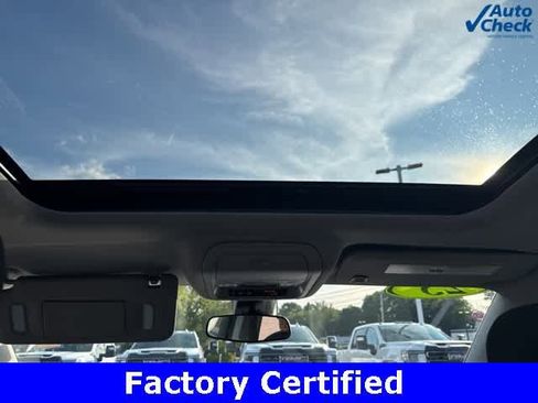 Certified 2023 GMC Acadia SLE w/ Driver Convenience Package image 16