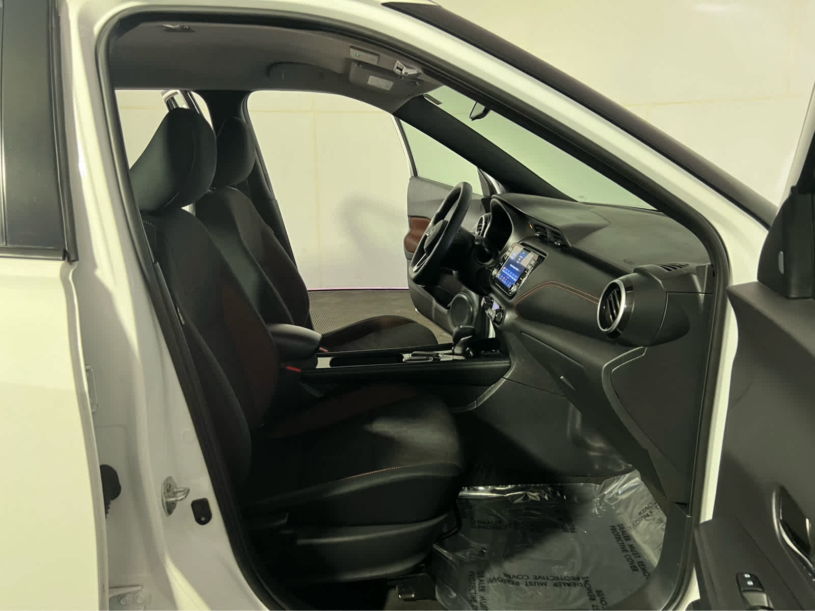 Certified 2024 Nissan Kicks SR FWD image 26