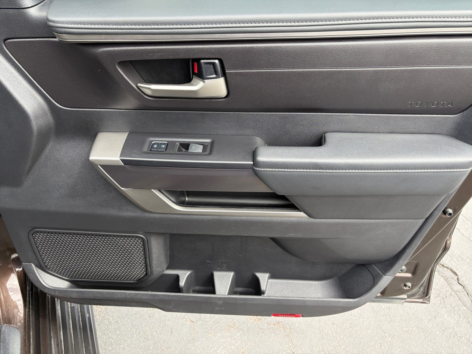 Certified 2023 Toyota Sequoia SR5 AWD/4WD image 28
