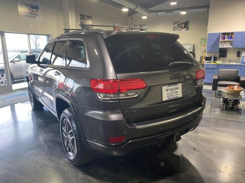 Used 2017 Jeep Grand Cherokee Limited w/ Luxury Group II image 4