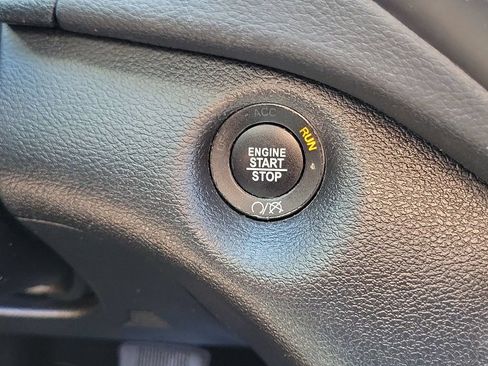 Used 2020 Jeep Cherokee Latitude Plus FWD image 16
