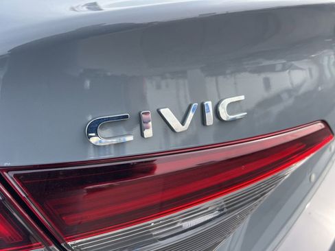 Used 2025 Honda Civic Sport image 29