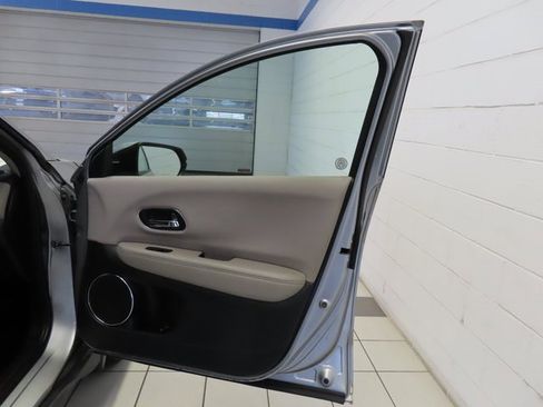 Used 2018 Honda HR-V EX image 24