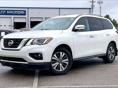 Used 2017 Nissan Pathfinder SL FWD image 2