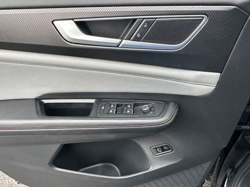 Certified 2024 Volkswagen Atlas Peak Edition SE image 22