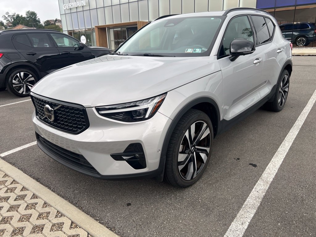 Used 2023 Volvo XC40 B5 Ultimate w/ Climate Package AWD/4WD image 4