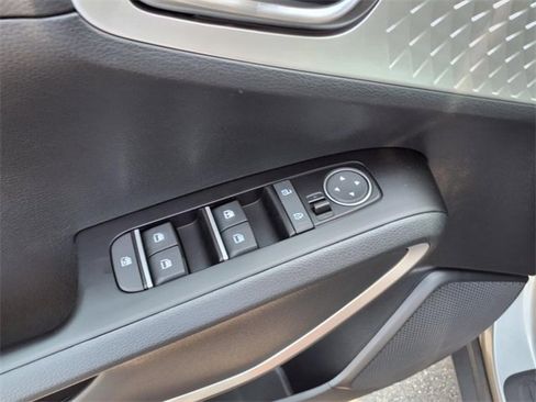 Used 2025 Kia Soul LX w/ LX Technology Package image 14