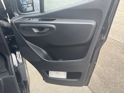 Used 2023 Mercedes-Benz Sprinter 2500 image 19