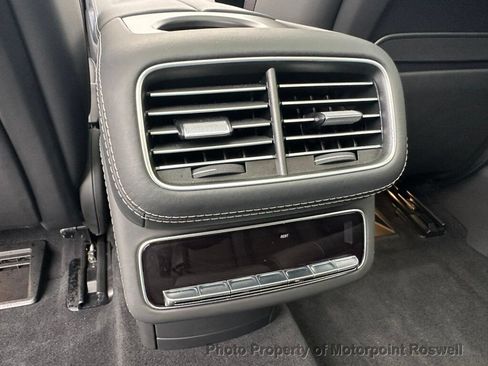 Used 2024 Mercedes-Benz Maybach GLS 600 4MATIC image 27
