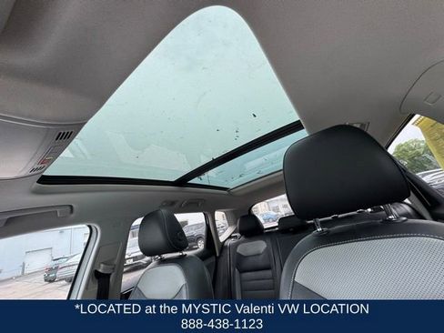 Certified 2022 Volkswagen Taos SEL AWD/4WD image 10