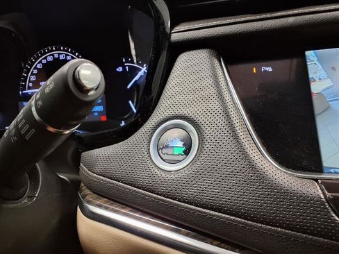 Used 2017 Cadillac XT5 FWD image 26