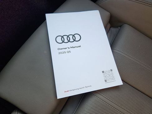 Used 2025 Audi Q5 Premium Plus w/ Premium Plus image 29