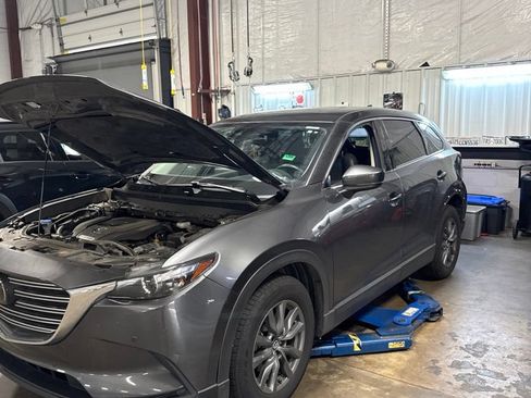 Used 2020 MAZDA CX-9 Touring w/ Touring Premium Package FWD image 1