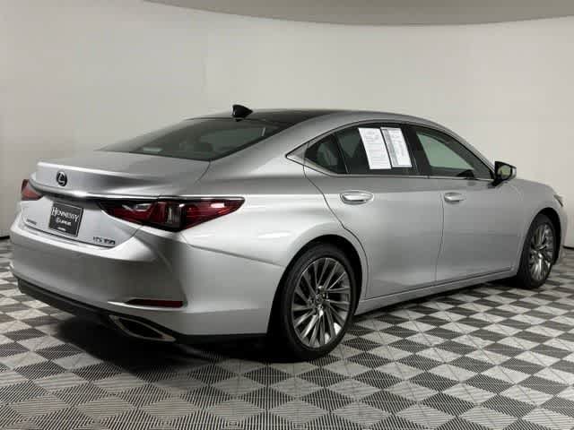 Used 2021 Lexus ES 350 Ultra Luxury w/ Accessory Package 2 FWD image 9
