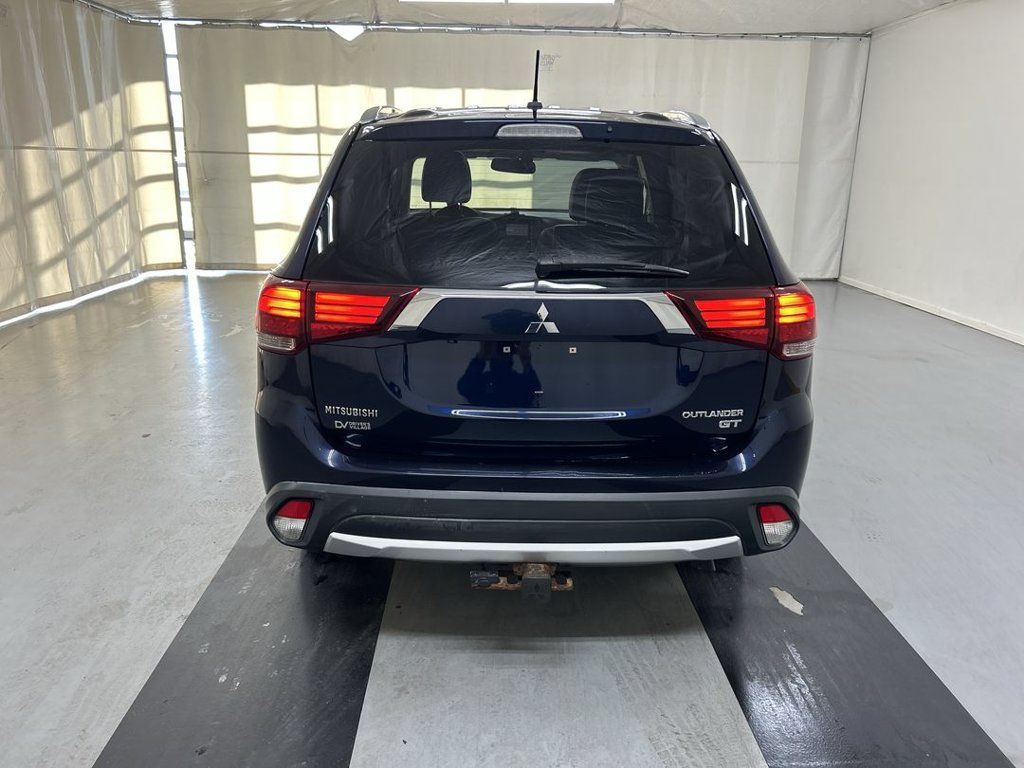 Used 2016 Mitsubishi Outlander GT AWD/4WD image 24