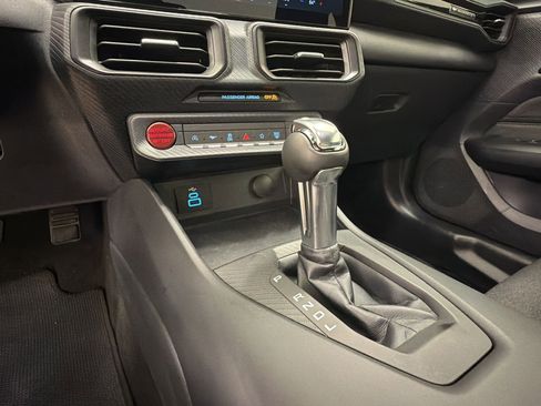 Used 2025 Ford Mustang Coupe RWD image 18