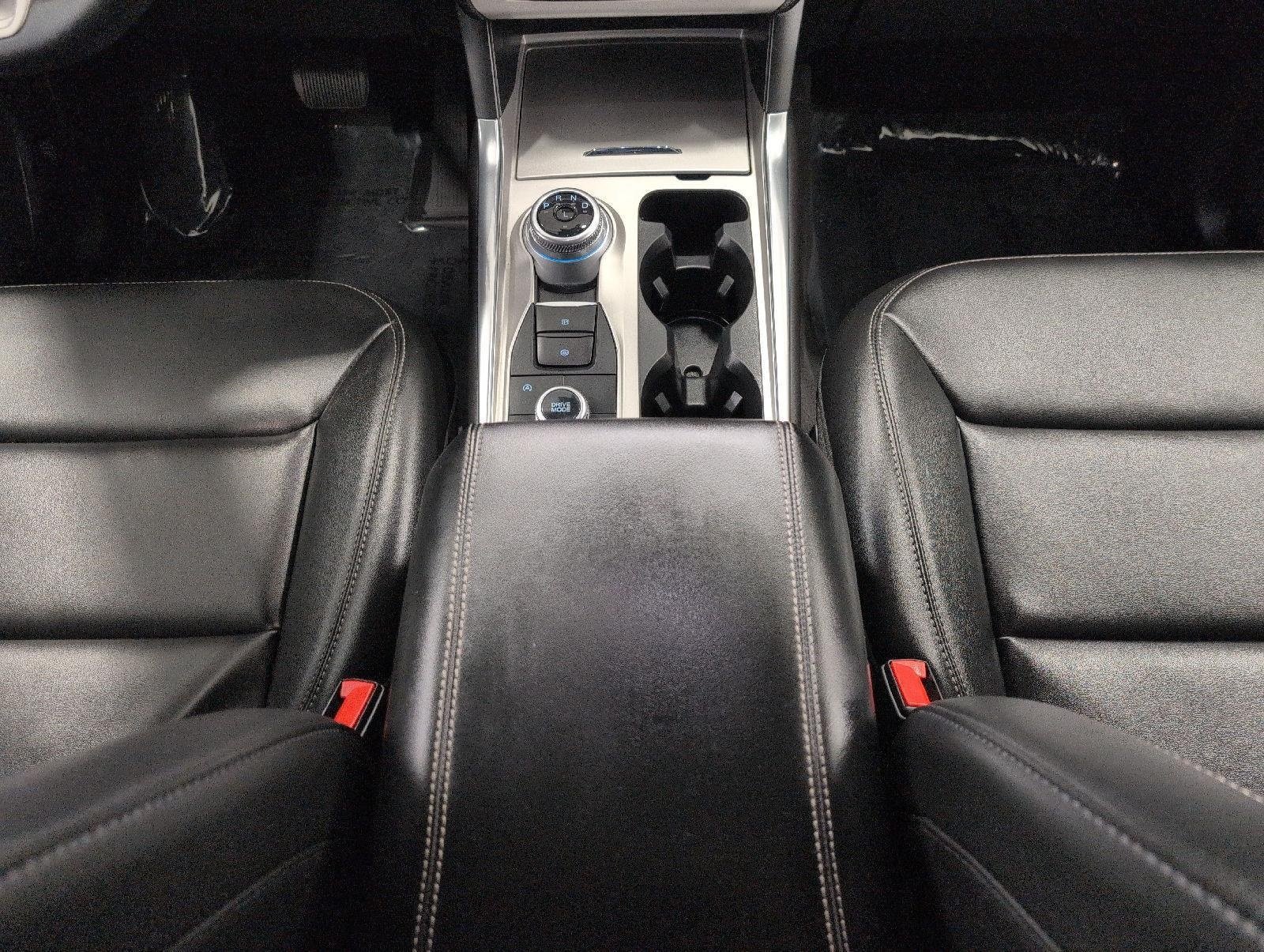 Used 2024 Ford Explorer XLT w/ Equipment Group 202A AWD/4WD image 45