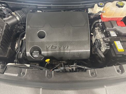 Used 2023 Chevrolet Traverse LT image 14