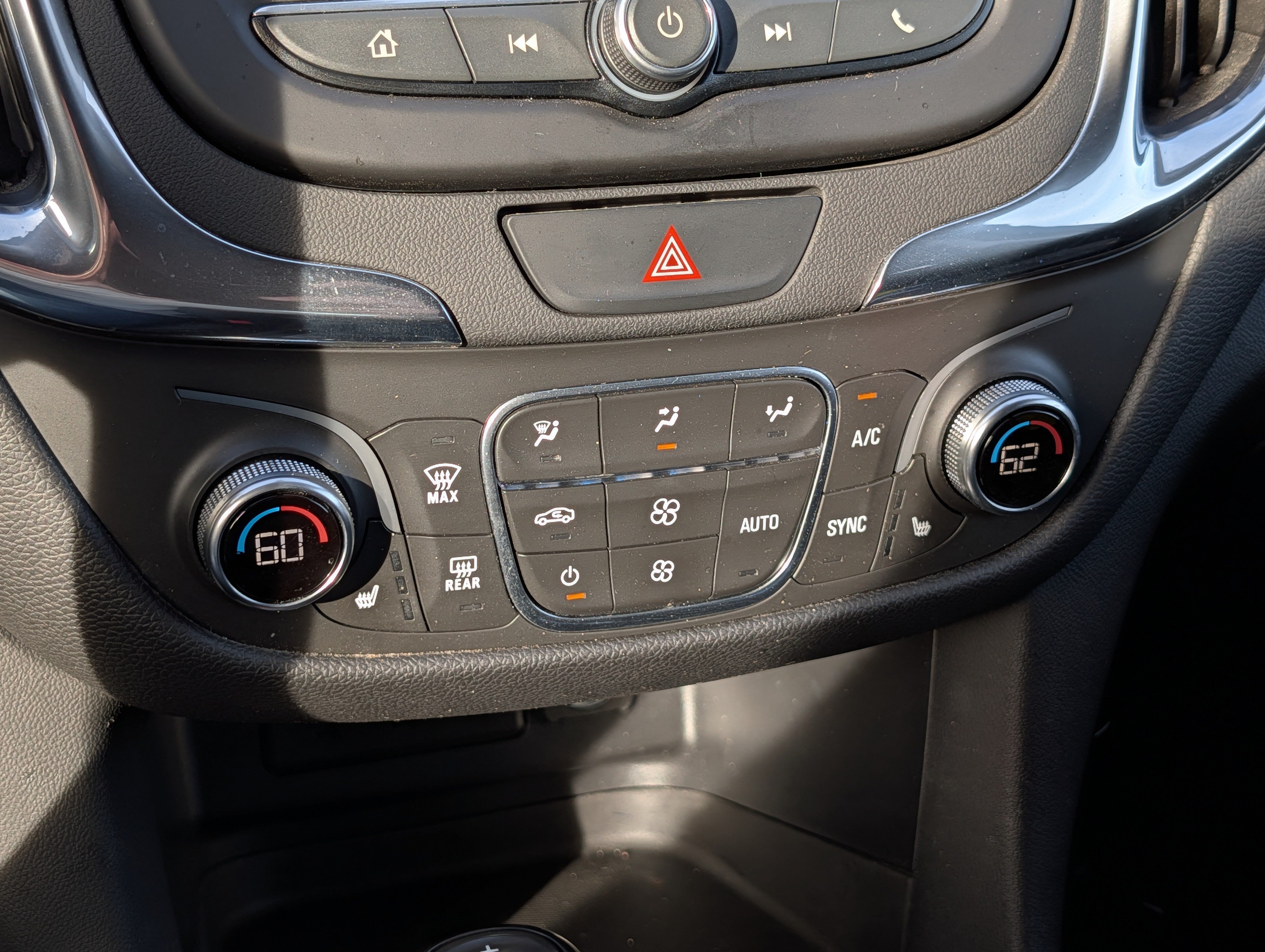 Used 2019 Chevrolet Equinox LT AWD/4WD image 23