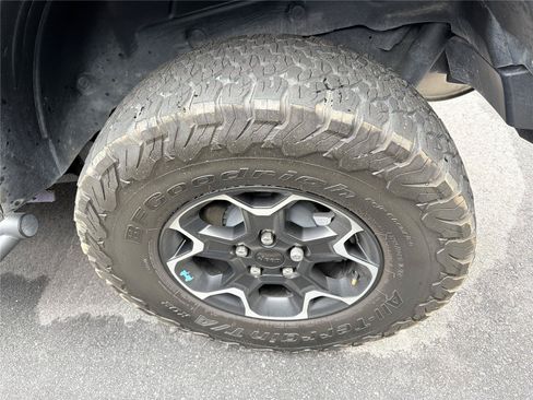 Used 2023 Jeep Wrangler Unlimited Rubicon 4xe w/ Cold Weather Group AWD/4WD image 10