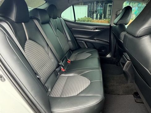 Used 2022 Toyota Camry SE w/ Carpet Mat Package (TMS) FWD image 19