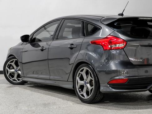 Used 2018 Ford Focus ST w/ Equipment Group 402A image 16