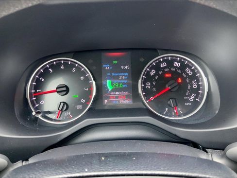 Used 2021 Toyota RAV4 XLE FWD image 25
