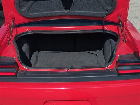 Used 2021 Dodge Challenger SXT image 13