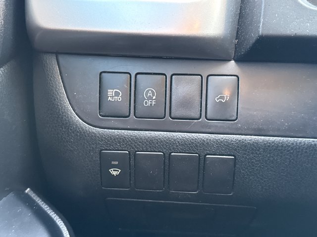 Used 2017 Toyota Highlander SE AWD/4WD image 36