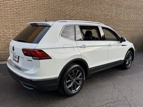 Used 2022 Volkswagen Tiguan SE AWD/4WD image 14